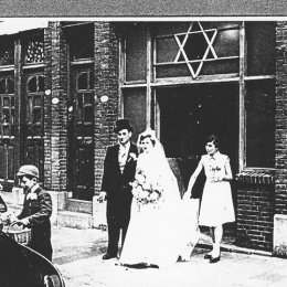 1e huwelijk na WOII in de Lew Jom synagoge Joost van Geelstraat